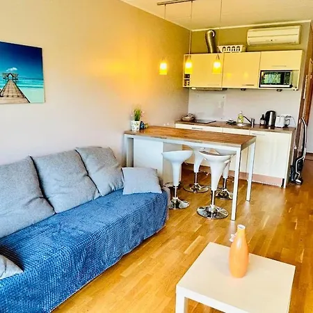Baech And Central Area 10 Min Walk Terrace Appartement Pärnu